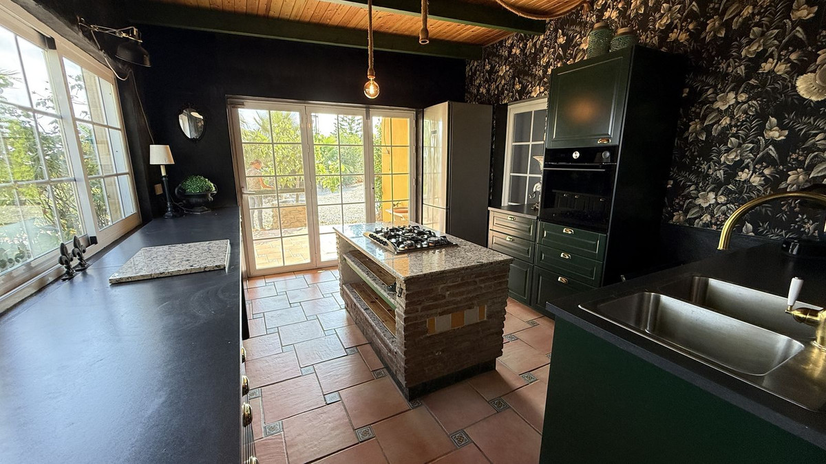Finca for sale in Coín