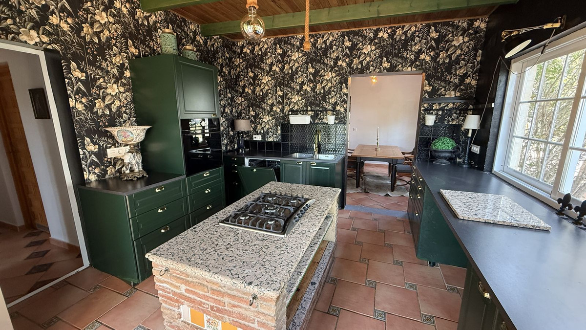 Finca for sale in Coín