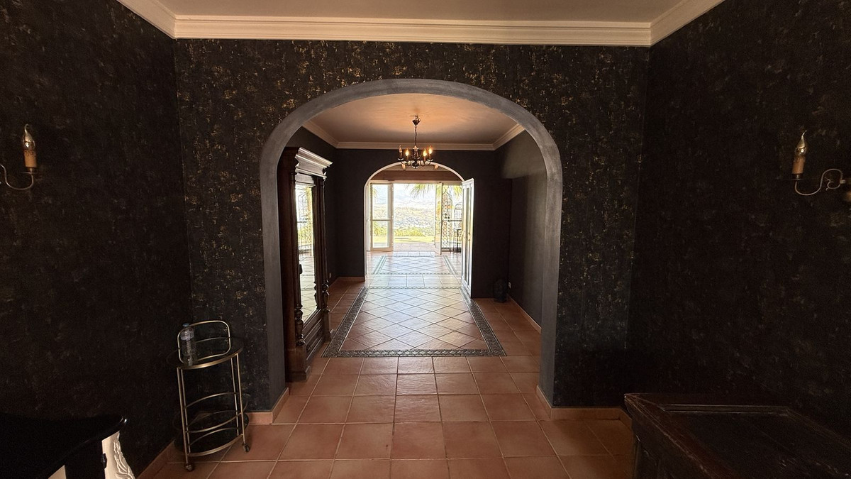 Finca for sale in Coín