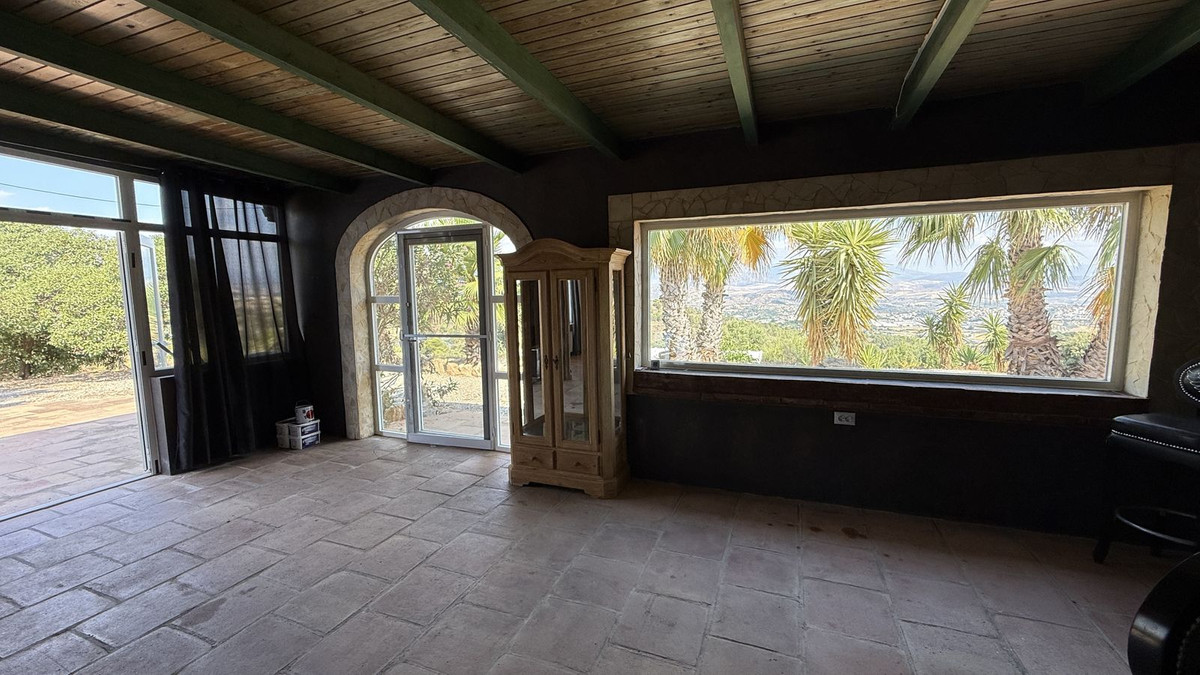 Finca for sale in Coín