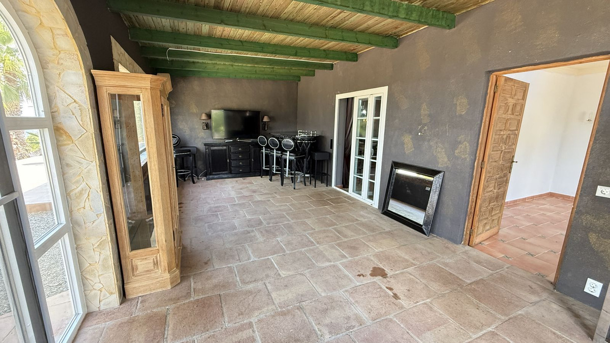Finca for sale in Coín