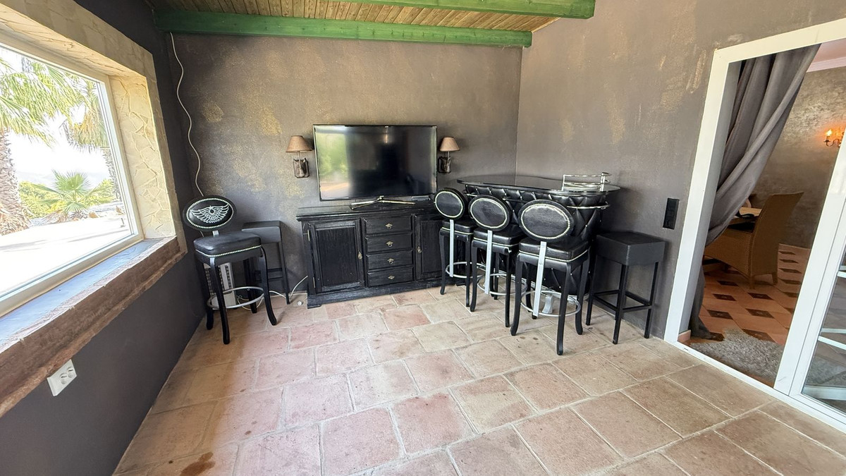 Finca for sale in Coín