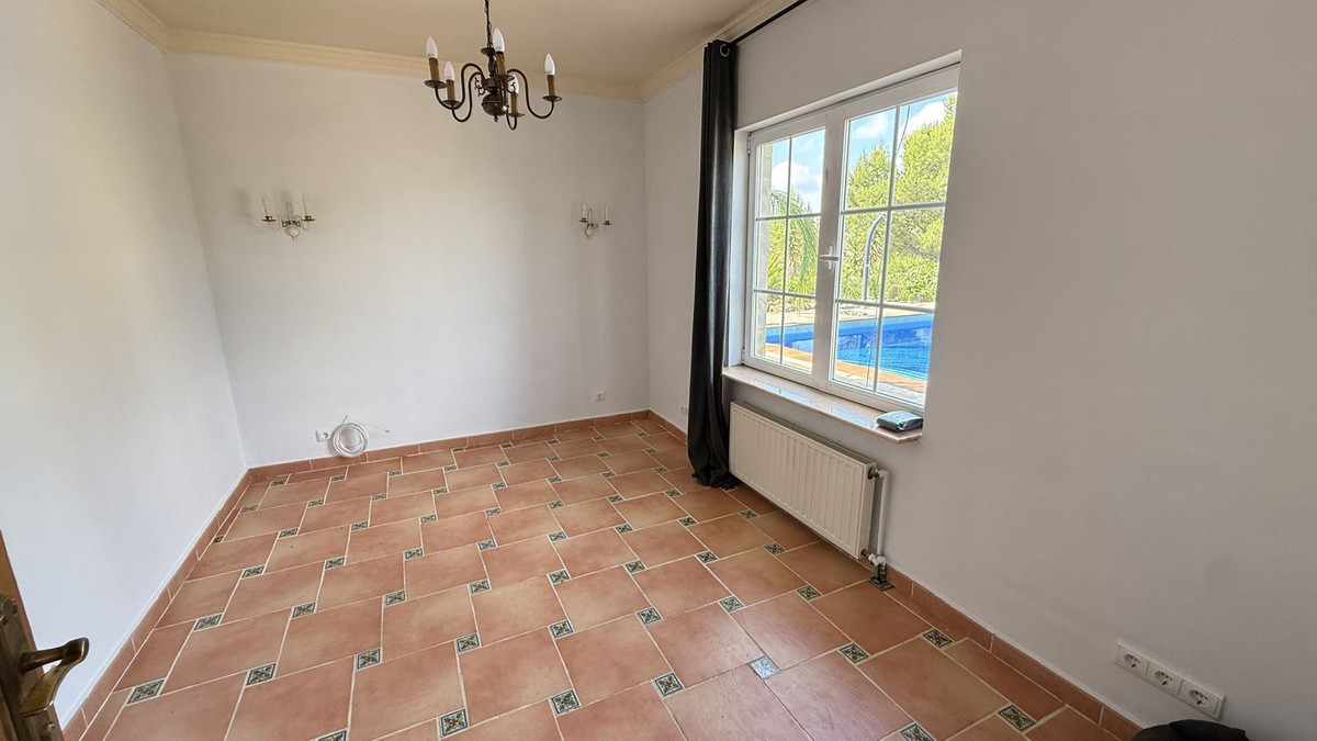 Finca for sale in Coín