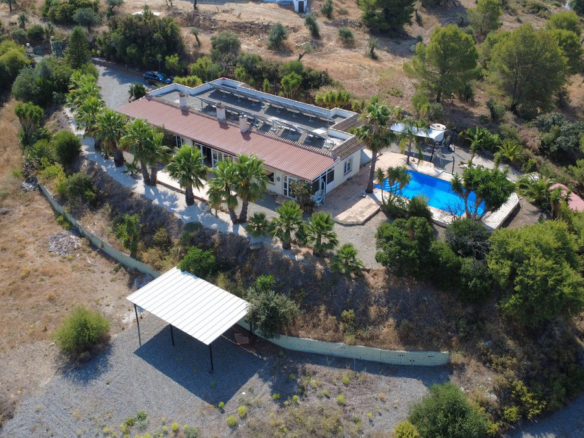 Finca for sale in Coín