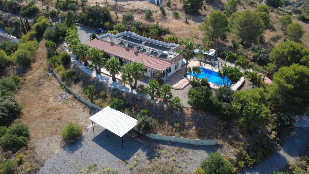 Finca for sale in Coín