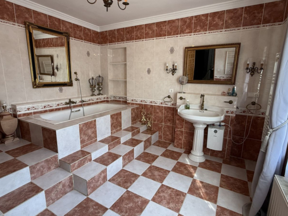 Finca for sale in Coín