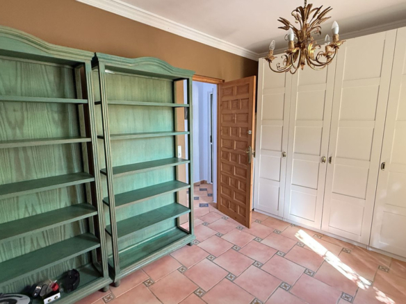 Finca for sale in Coín