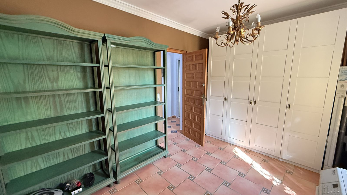 Finca for sale in Coín