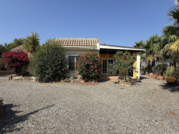 Finca for sale in Coín