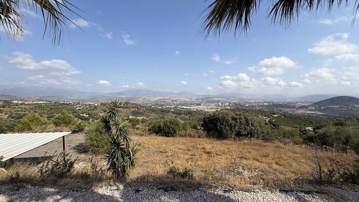 Finca for sale in Coín