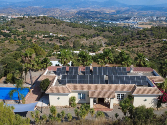 Finca for sale in Coín