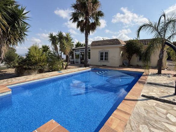 Finca for sale in Coín