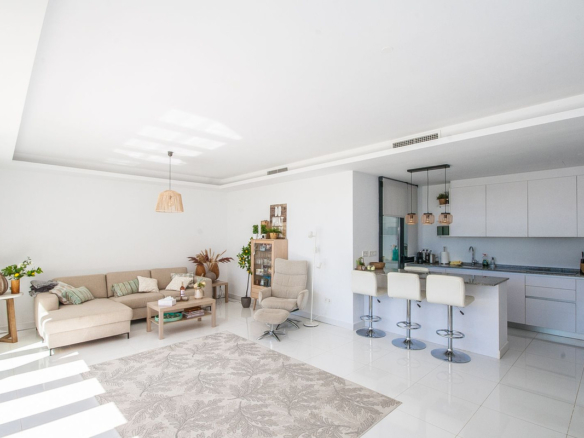 Penthouse for sale in Benahavís