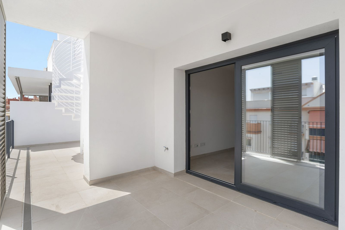 Penthouse for sale in Estepona