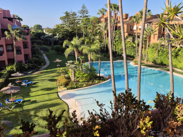 Penthouse for sale in Estepona