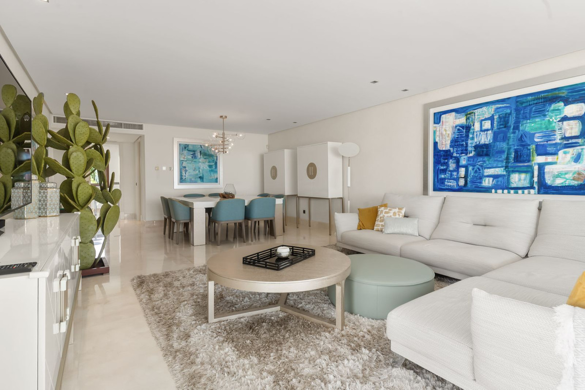 Penthouse for sale in Estepona