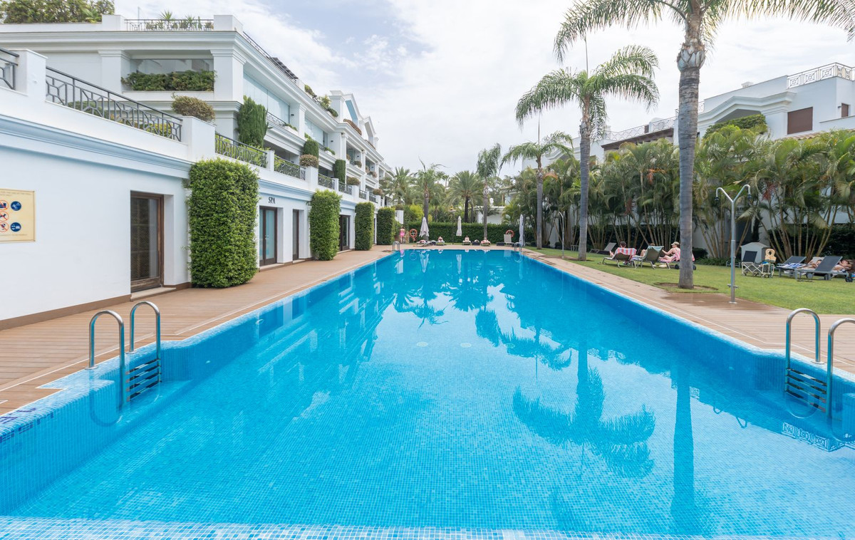 Penthouse for sale in Estepona