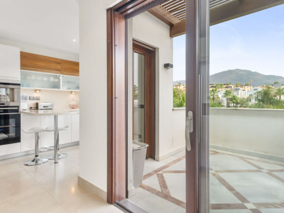 Penthouse for sale in Estepona
