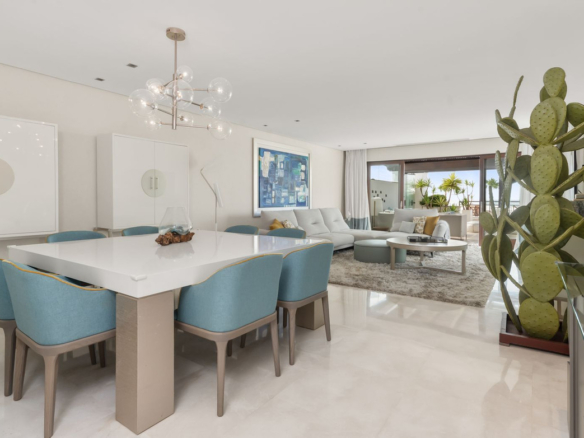 Penthouse for sale in Estepona