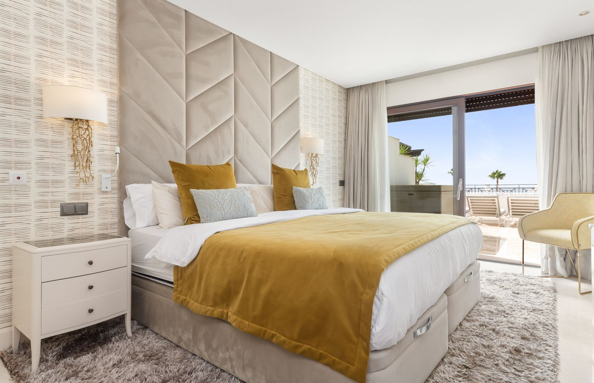 Penthouse for sale in Estepona