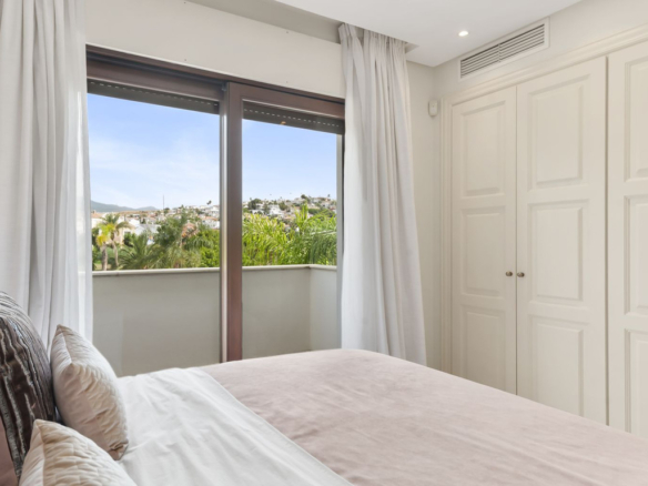 Penthouse for sale in Estepona