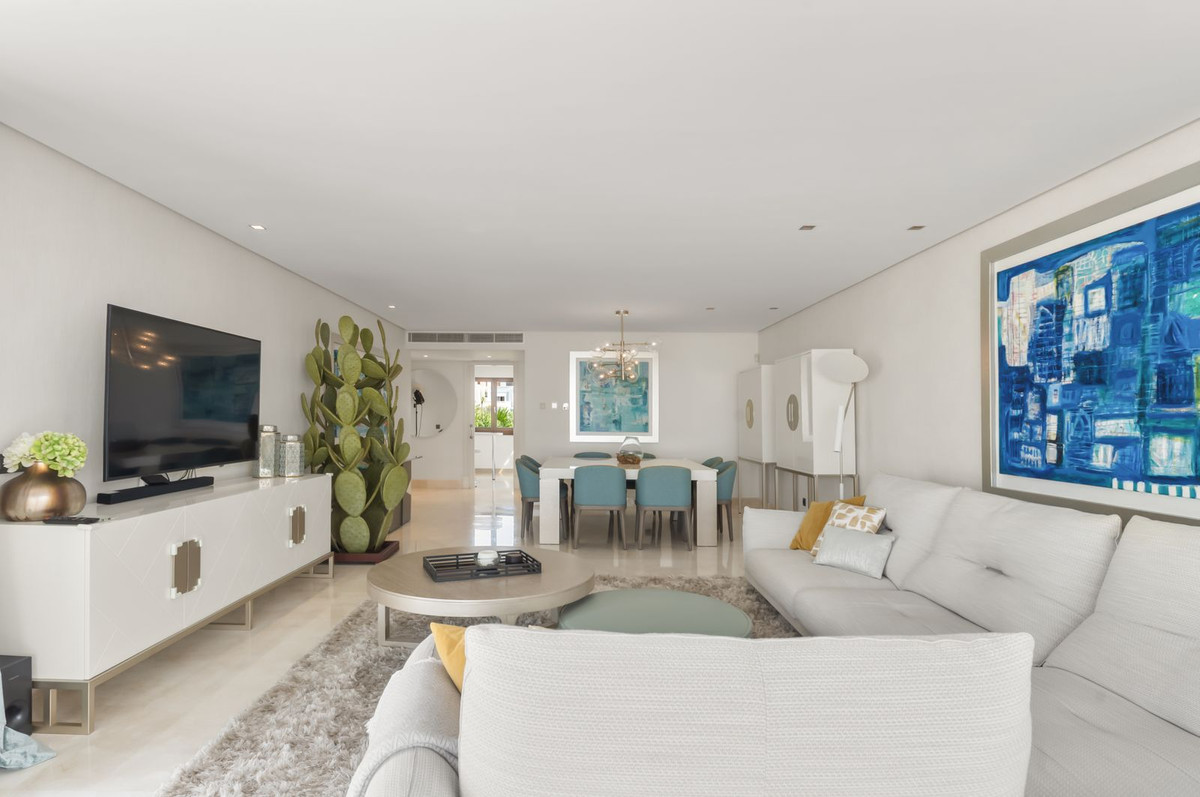 Penthouse for sale in Estepona