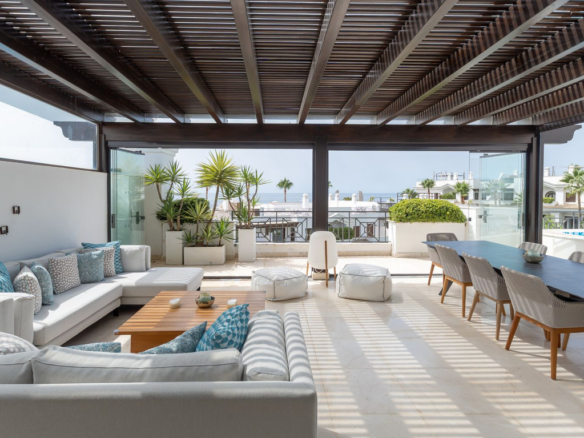 Penthouse for sale in Estepona