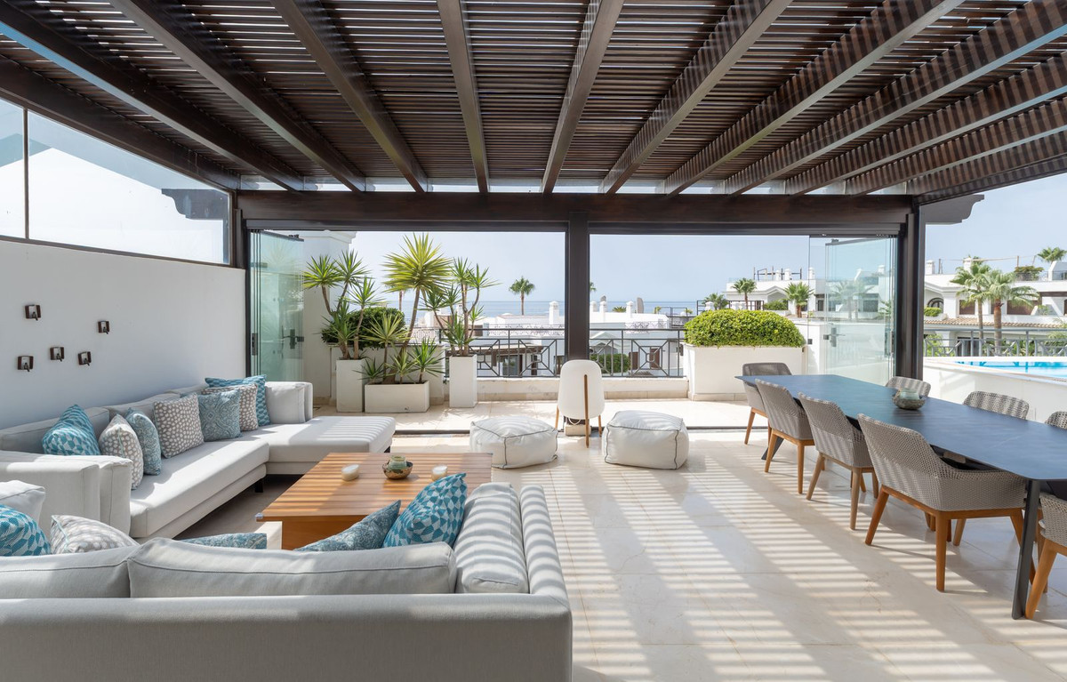 Penthouse for sale in Estepona