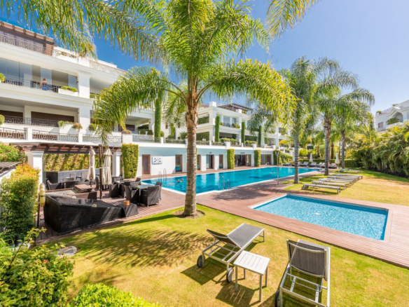 Penthouse for sale in Estepona