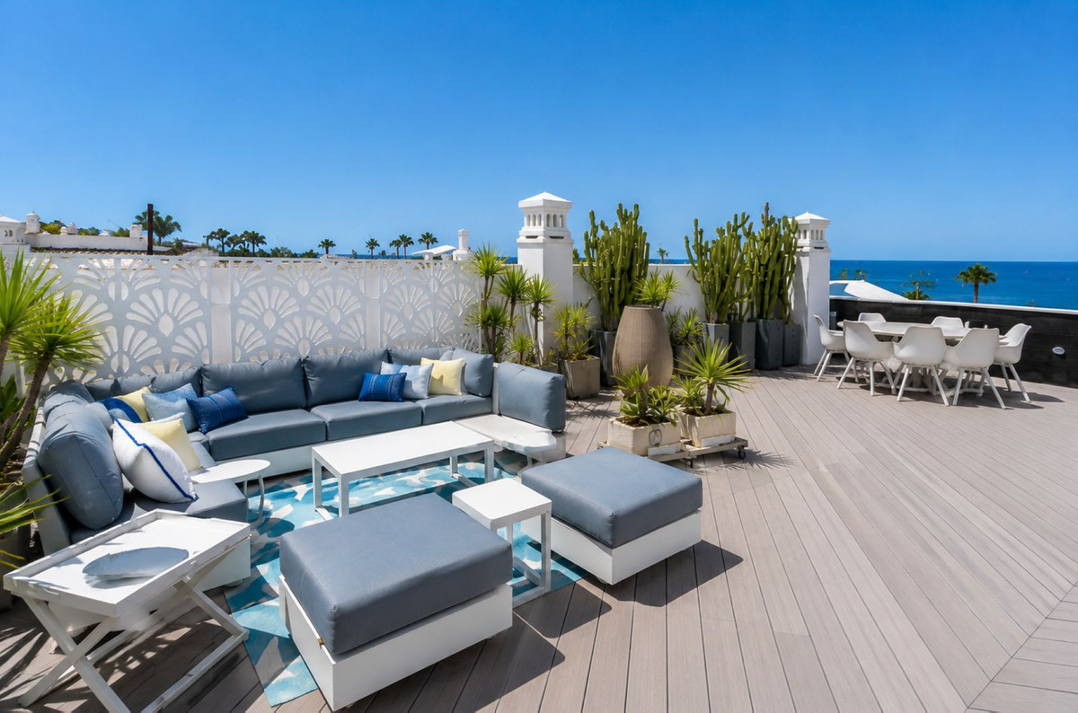 Penthouse for sale in Estepona