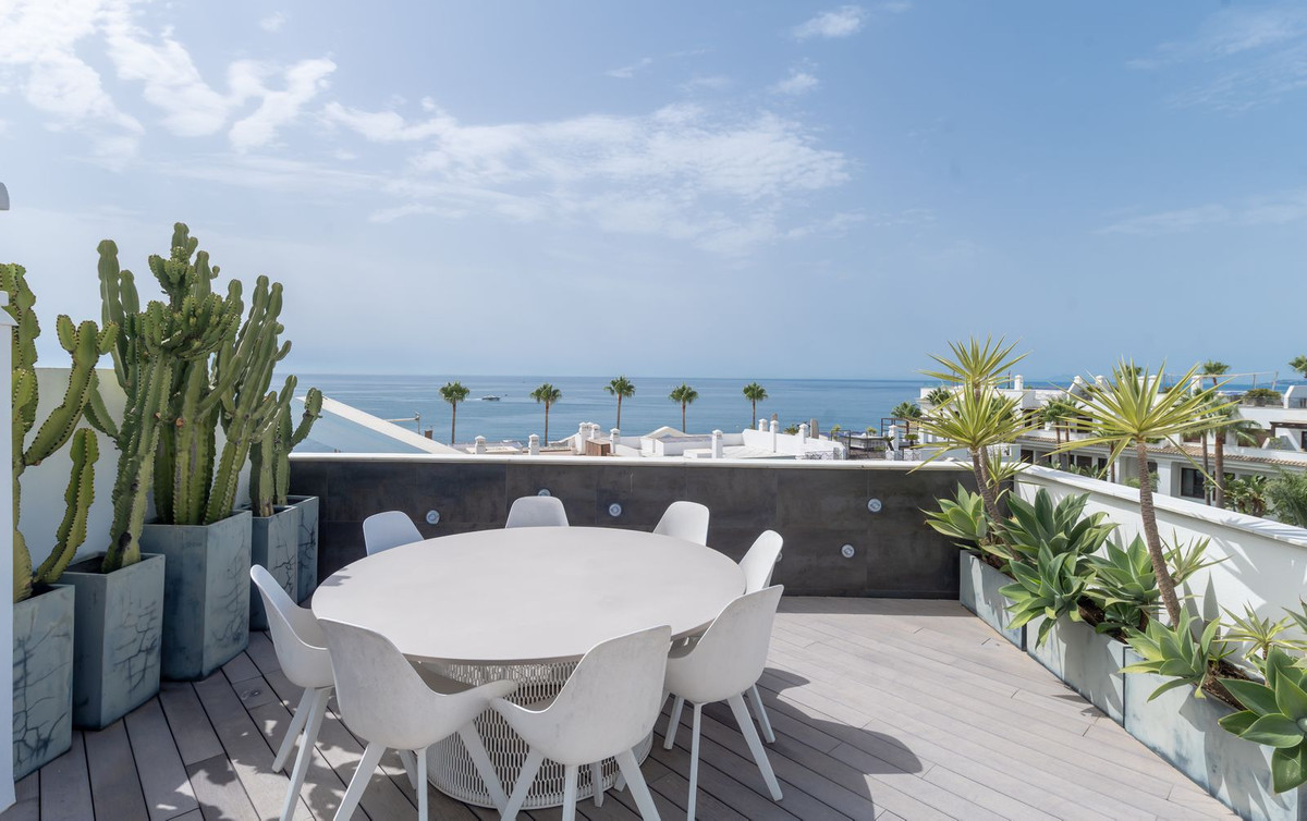 Penthouse for sale in Estepona