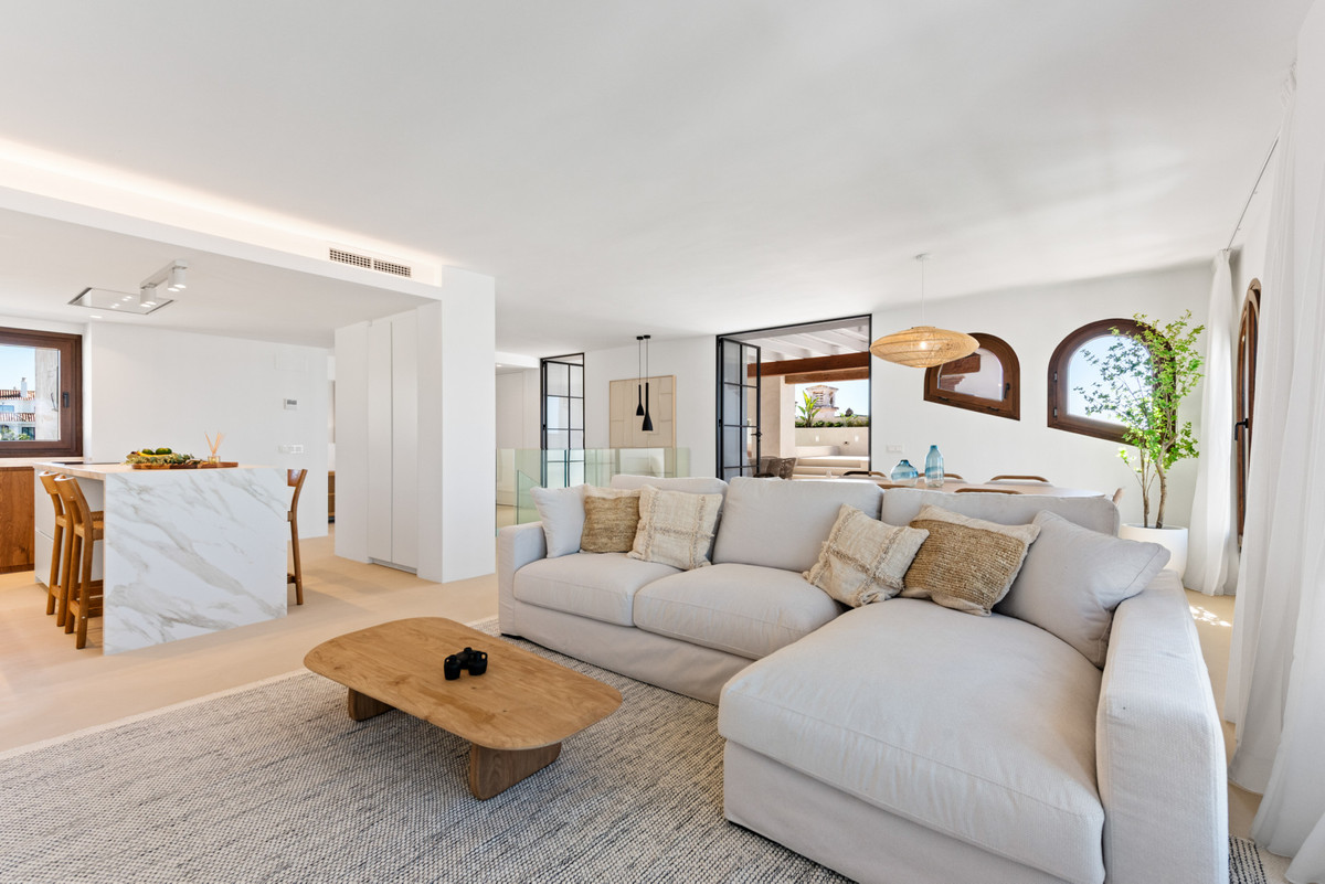 Penthouse for sale in Manilva
