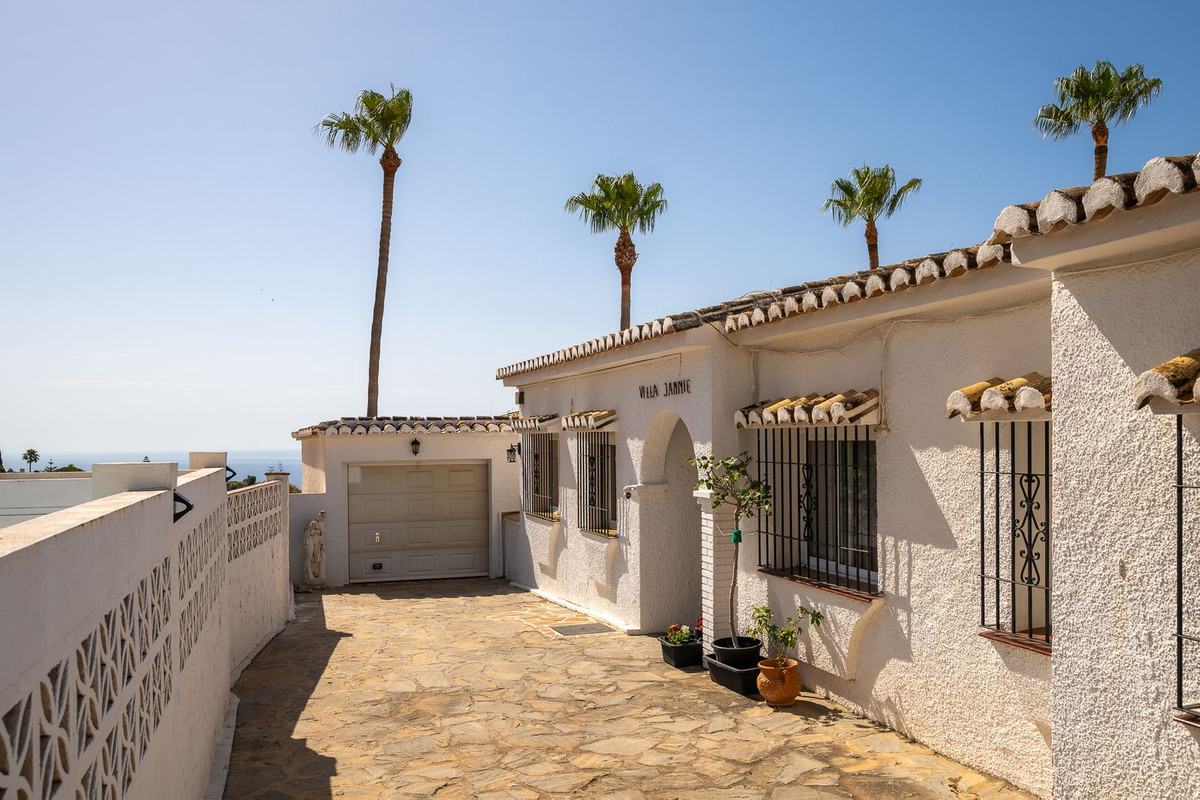 Semi-Detached House for sale in Benalmadena