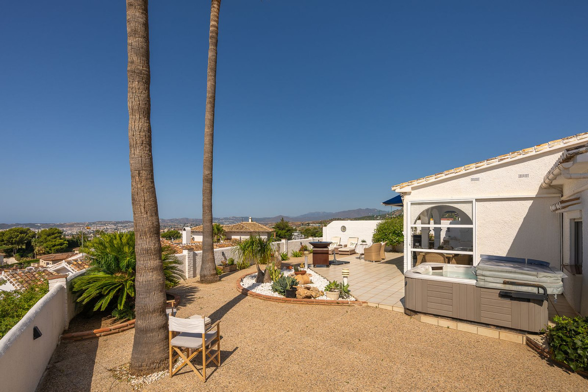 Semi-Detached House for sale in Benalmadena