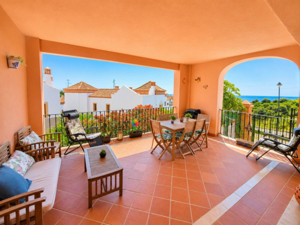 Semi-Detached House for sale in Estepona