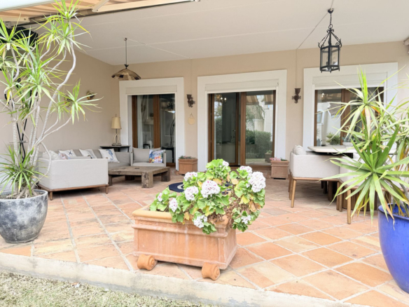 Townhouse for sale in El Paraiso