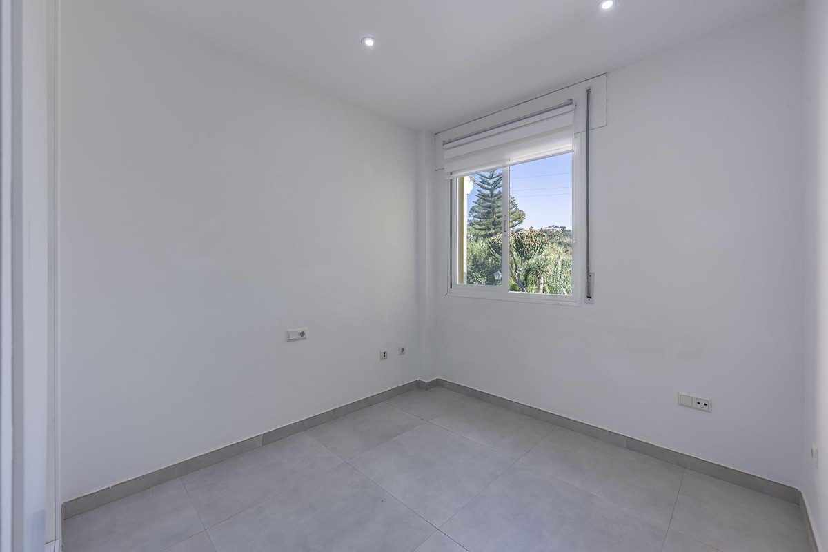 Townhouse for sale in Estepona