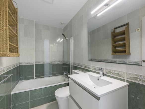 Townhouse for sale in Estepona