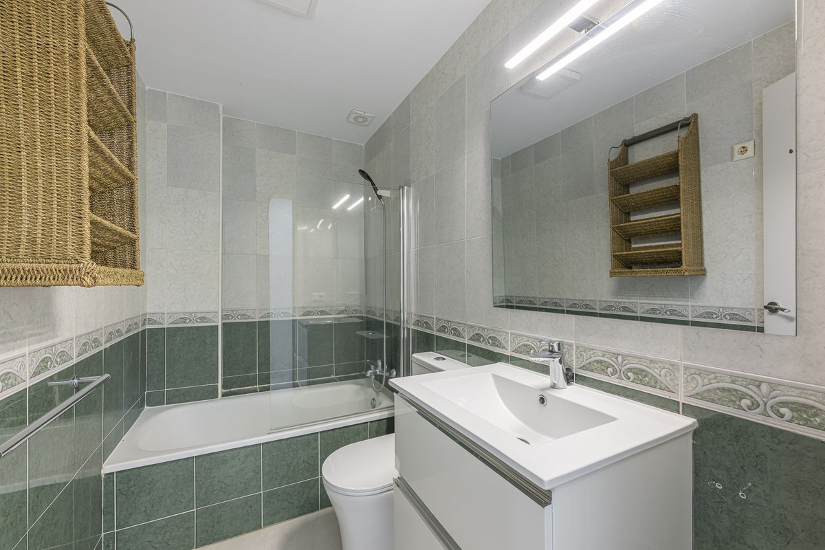 Townhouse for sale in Estepona