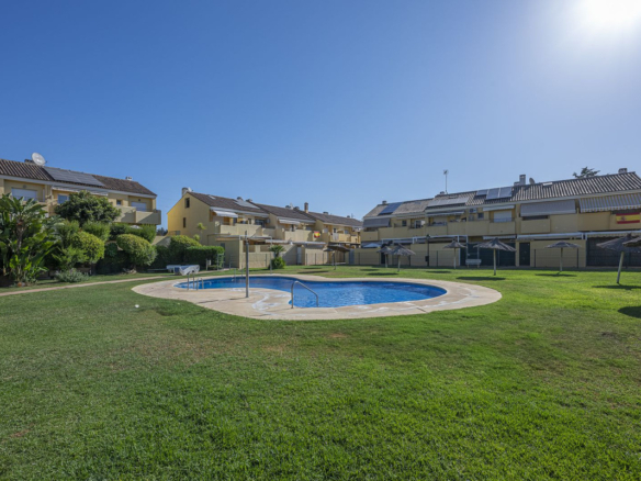 Townhouse for sale in Estepona