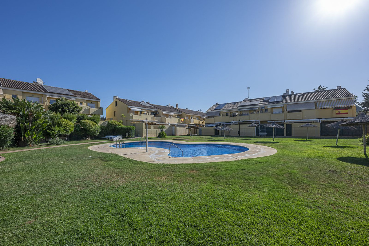 Townhouse for sale in Estepona