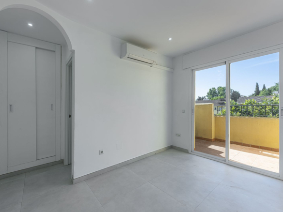 Townhouse for sale in Estepona
