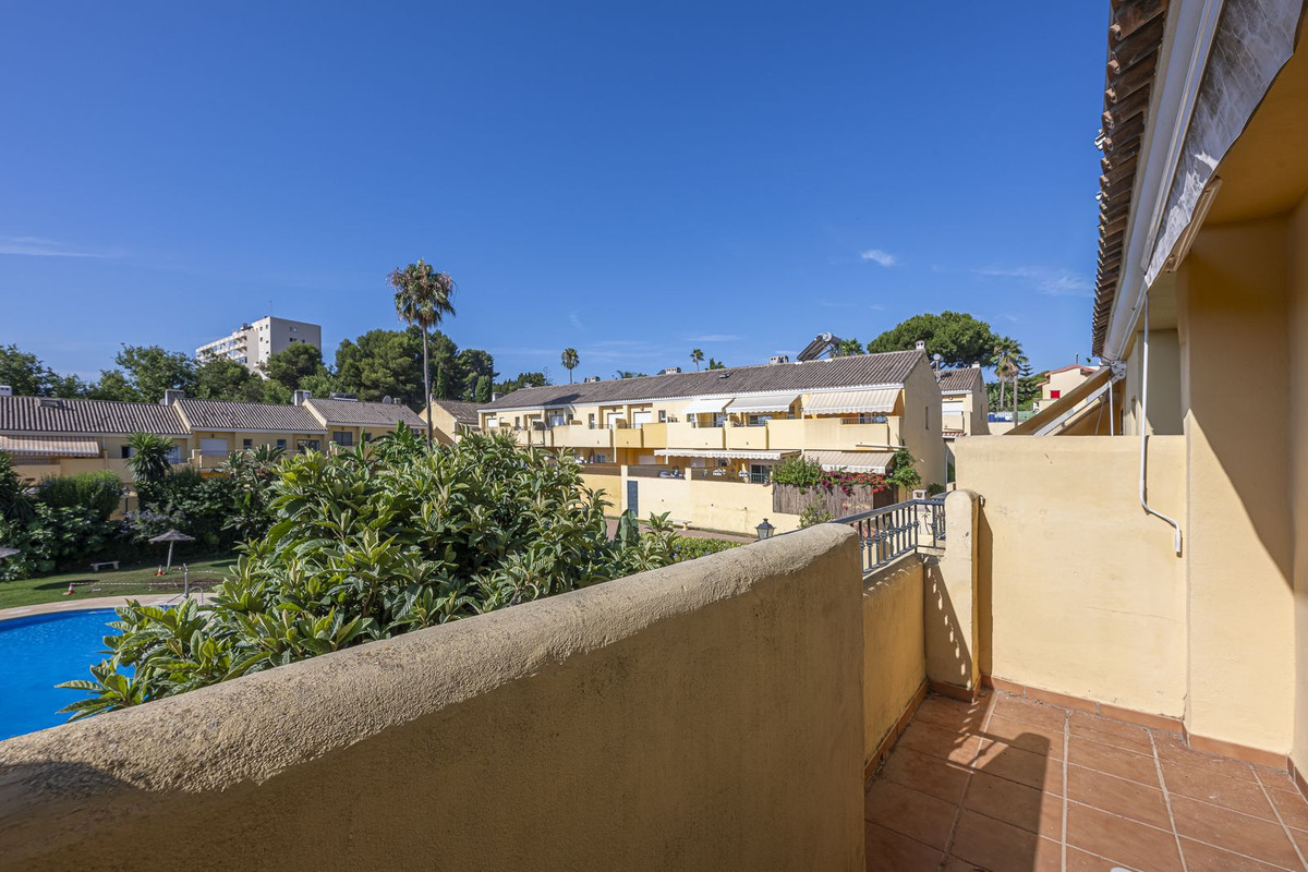 Townhouse for sale in Estepona