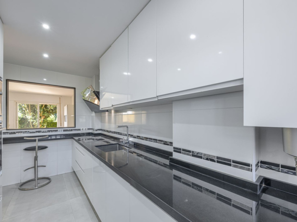 Townhouse for sale in Estepona