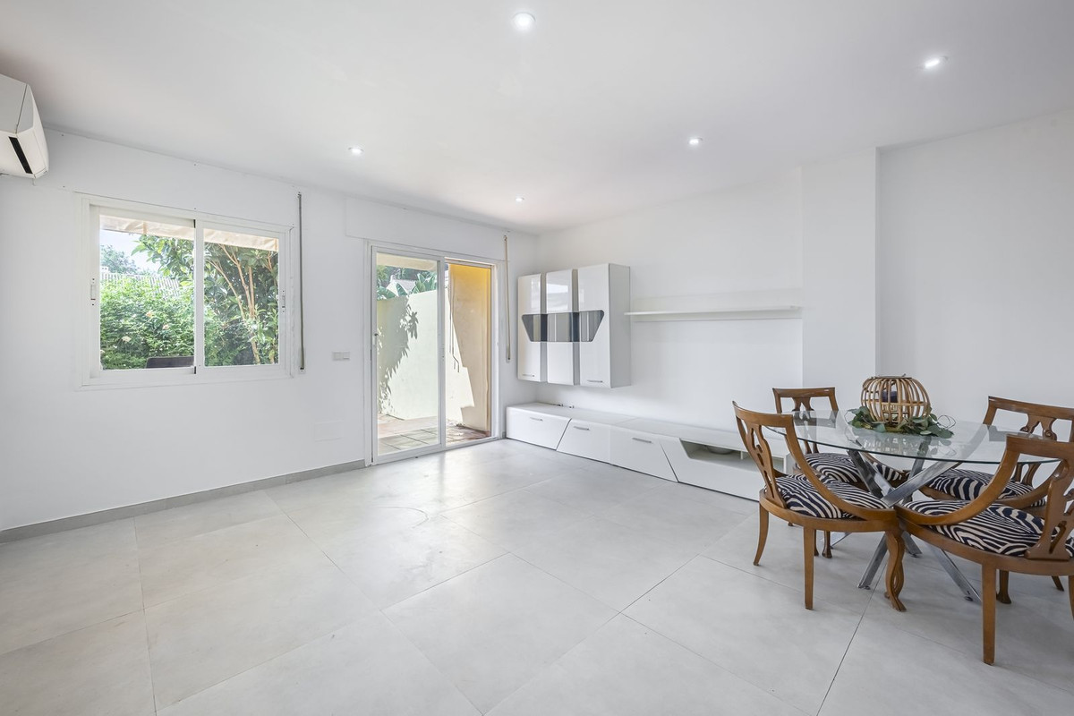 Townhouse for sale in Estepona