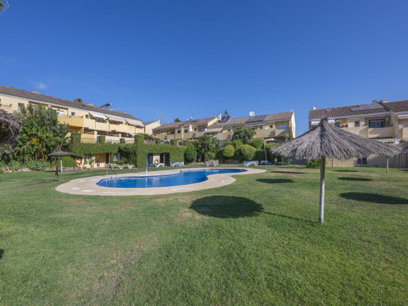 Townhouse for sale in Estepona