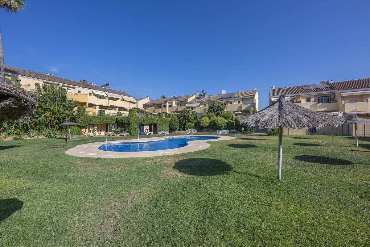 Townhouse for sale in Estepona