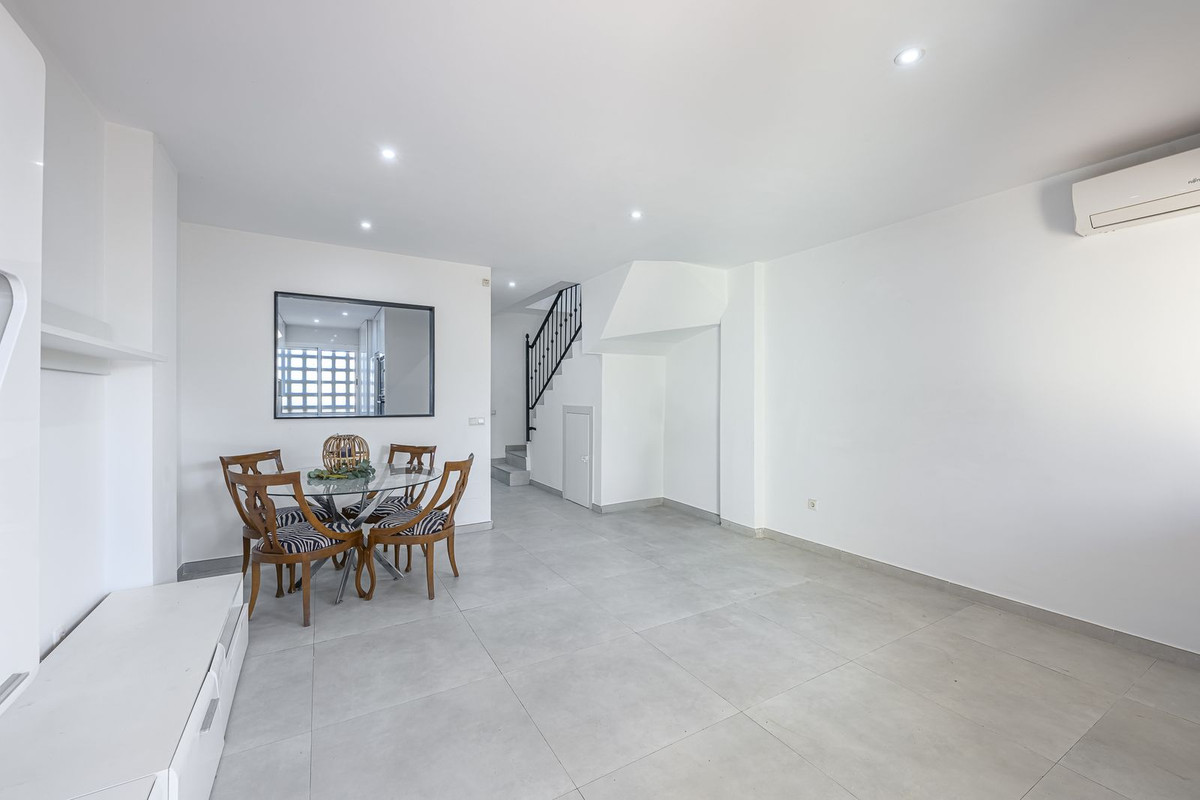Townhouse for sale in Estepona