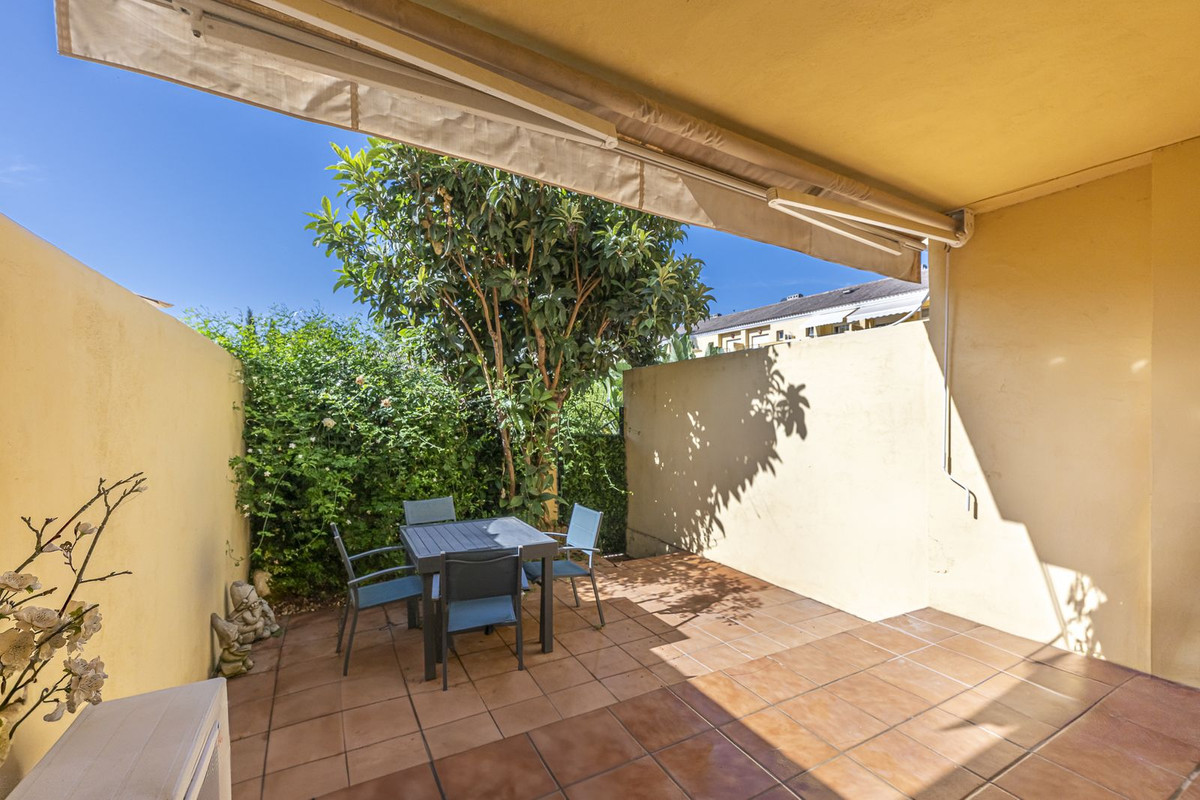 Townhouse for sale in Estepona