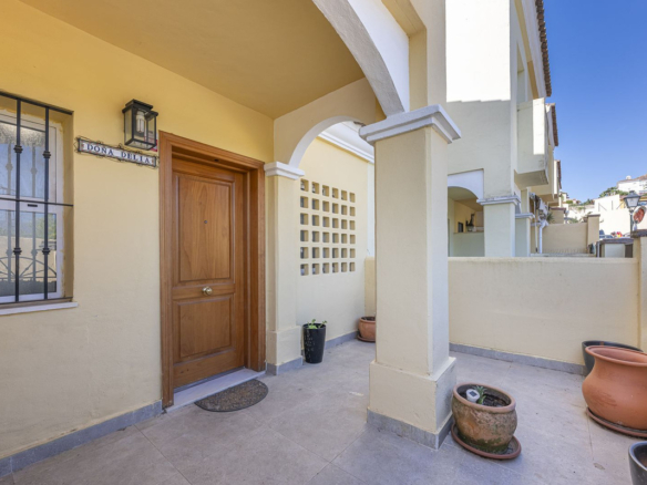 Townhouse for sale in Estepona